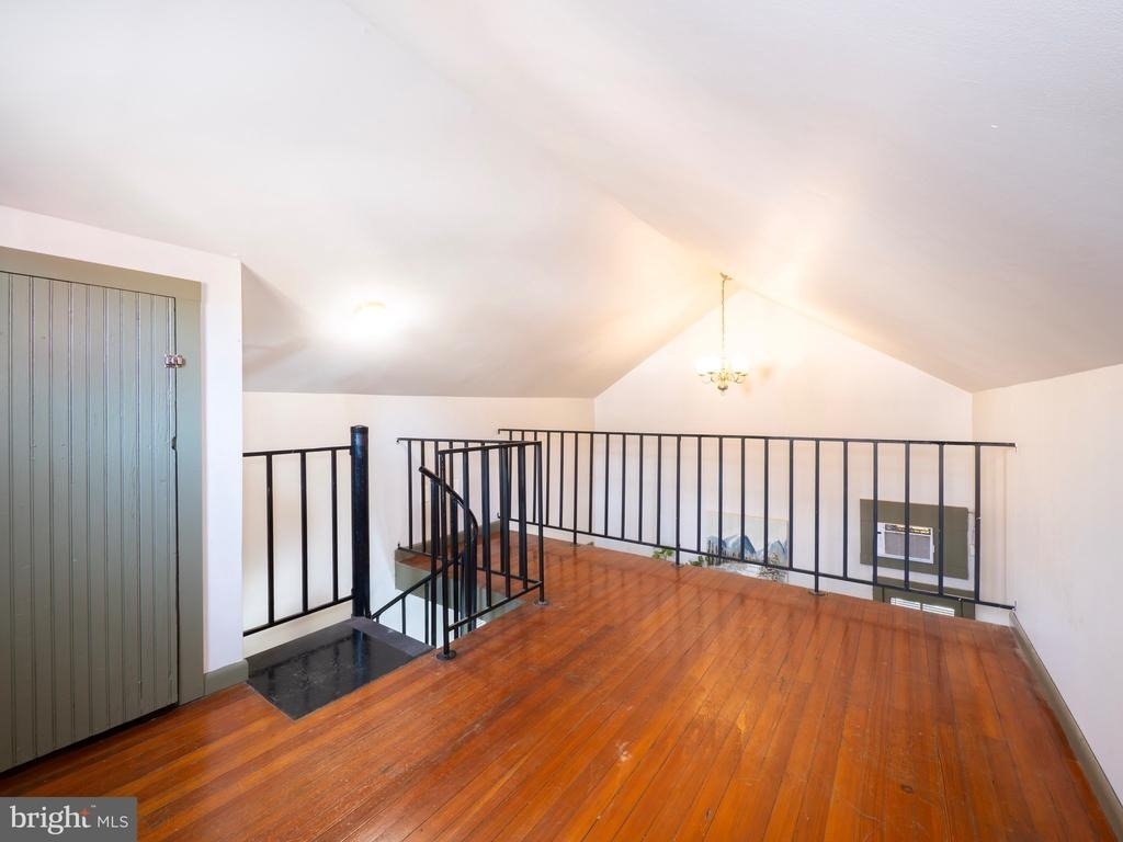 703 S Loudoun Street - Photo 37