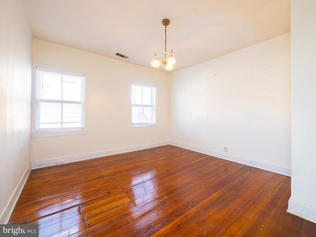 703 S Loudoun Street - Photo 23