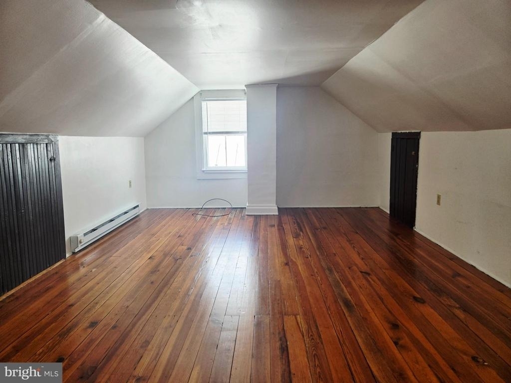 448 Loudoun Street N - Photo 11