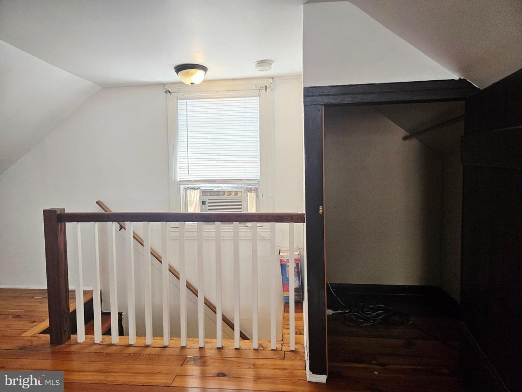 448 Loudoun Street N - Photo 13