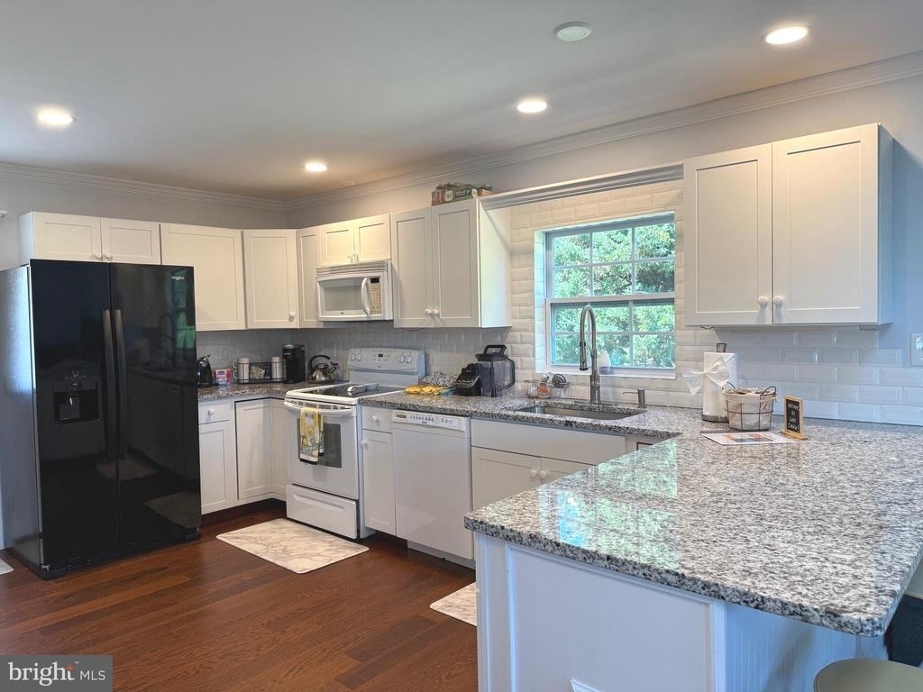 15609 Heth Drive - Photo 1