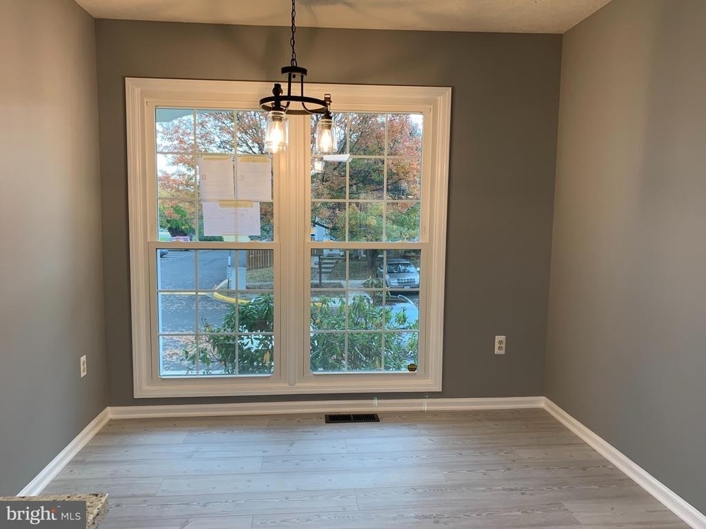8262 Vernon Street - Photo 9