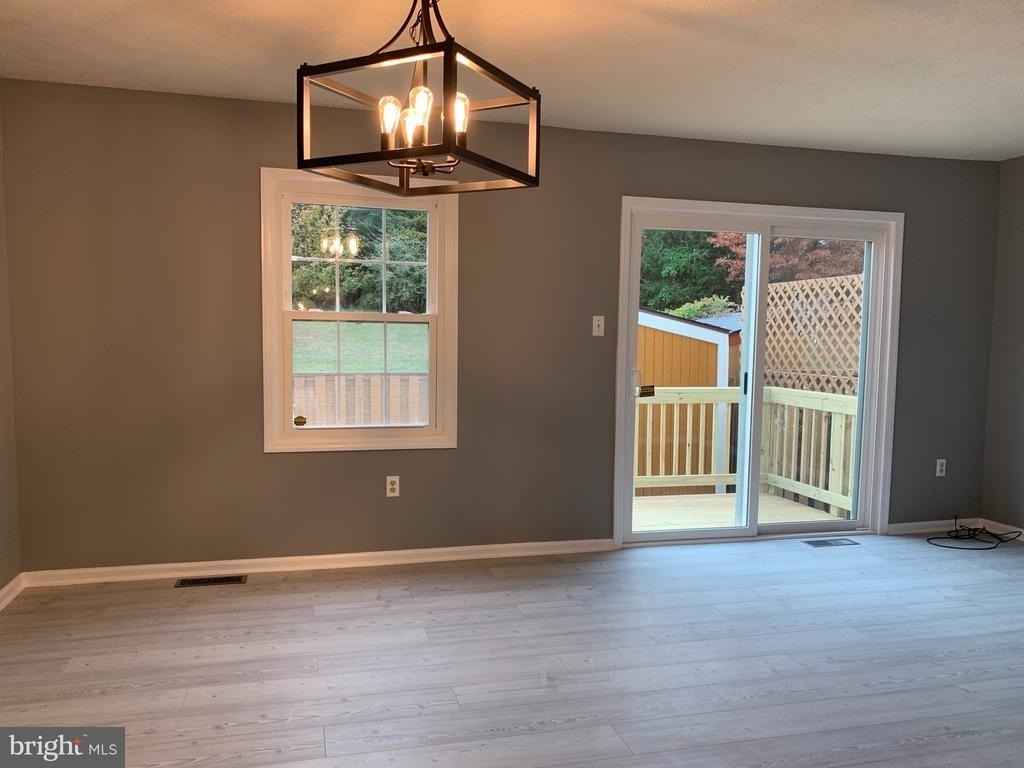 8262 Vernon Street - Photo 4