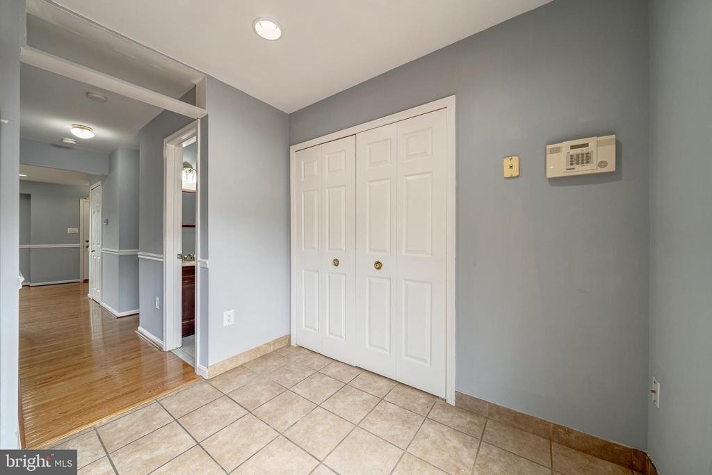 8593 Burlington Court - Photo 15
