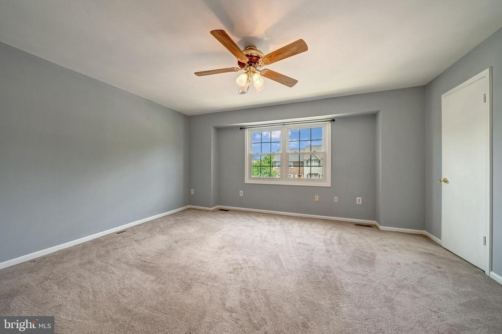 8593 Burlington Court - Photo 18