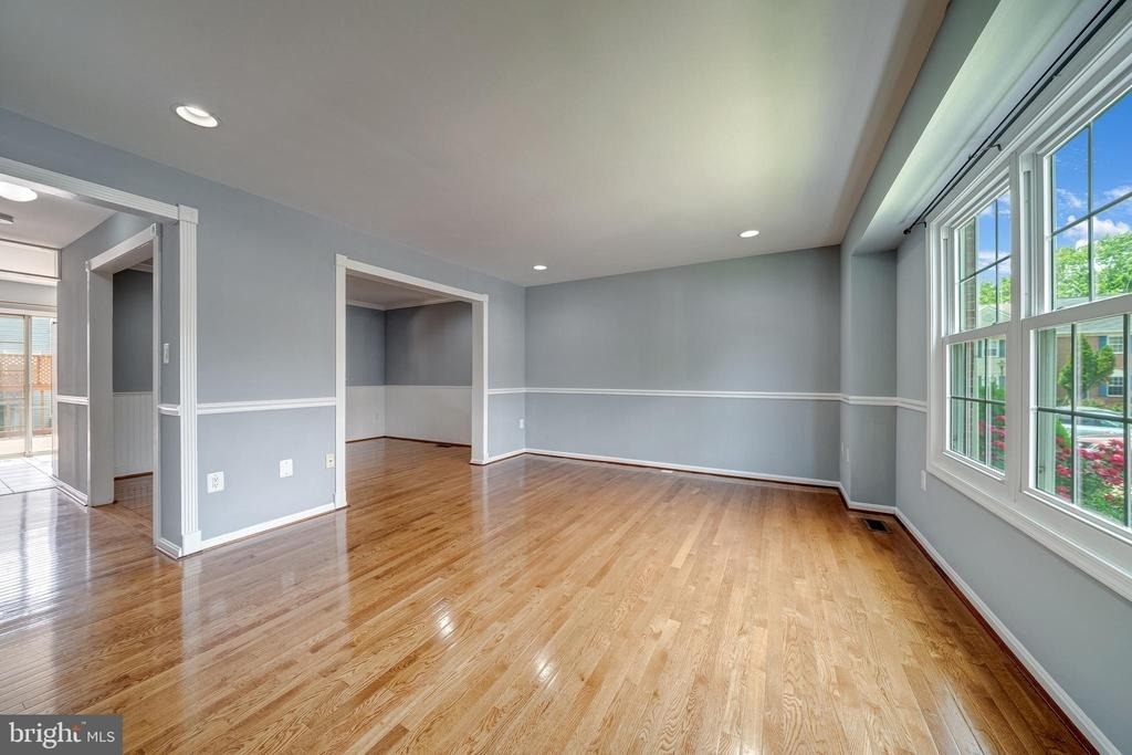 8593 Burlington Court - Photo 6