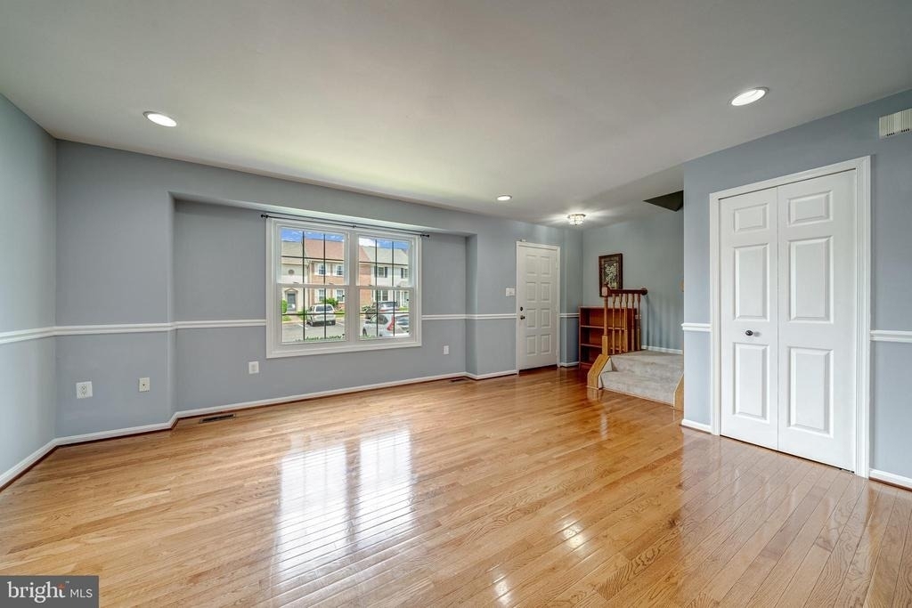8593 Burlington Court - Photo 3