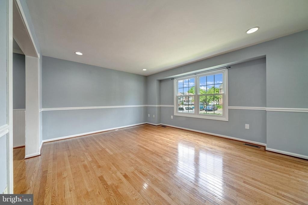 8593 Burlington Court - Photo 5