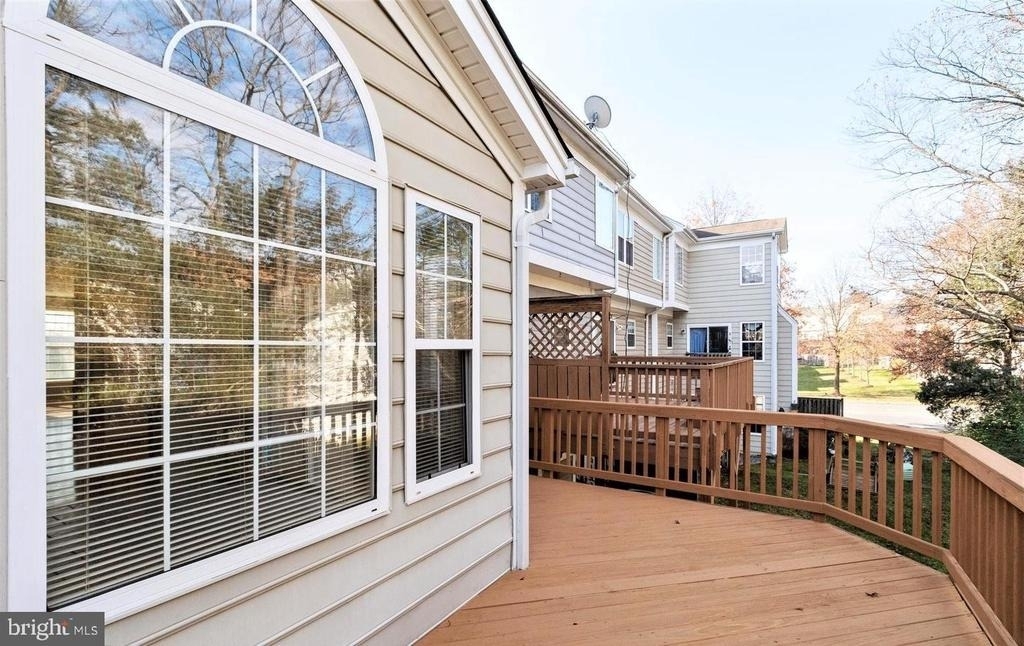 43046 Francis Square - Photo 29