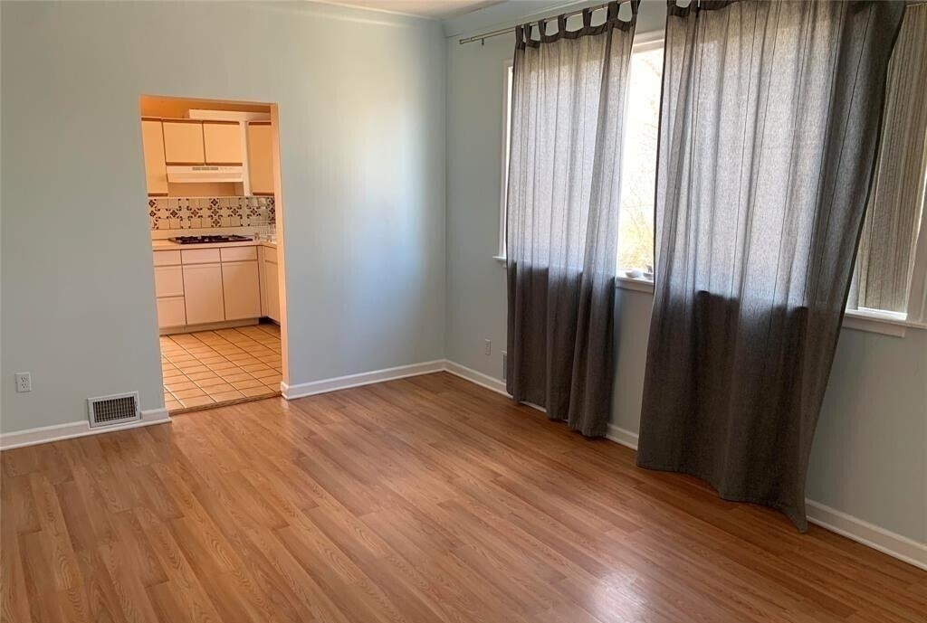 1820 Taylor Avenue - Photo 2