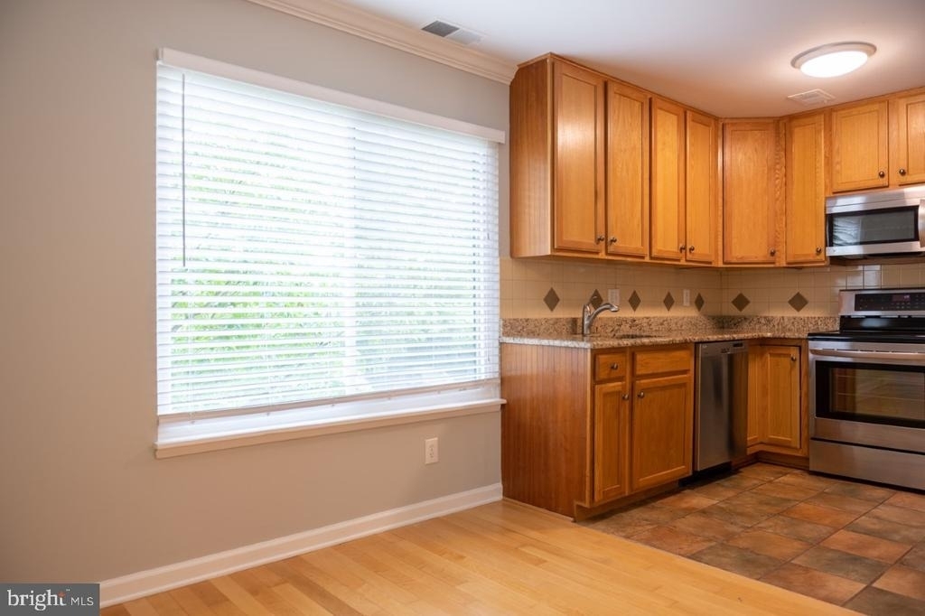 1640 Westwind Way - Photo 2
