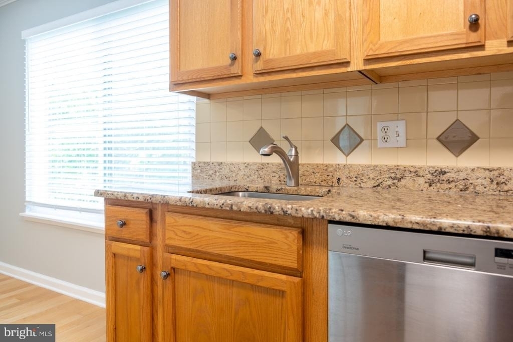 1640 Westwind Way - Photo 3