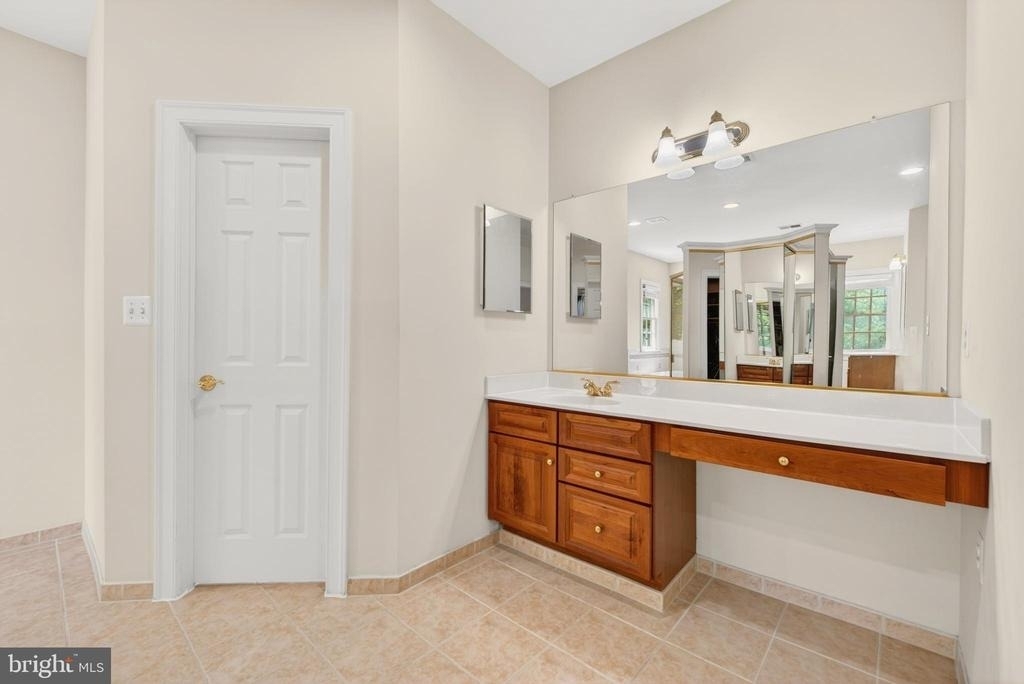9860 Palace Green Way - Photo 30