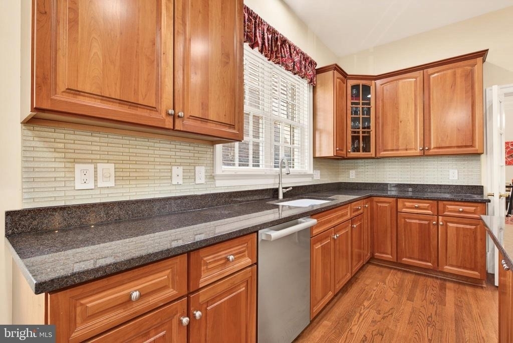 9860 Palace Green Way - Photo 15