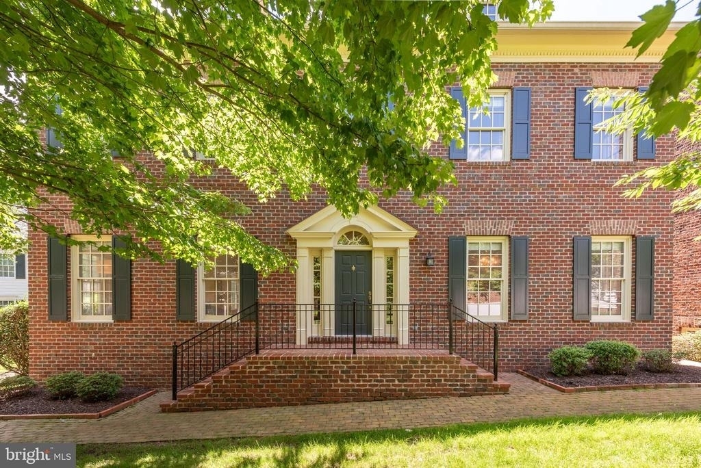 9860 Palace Green Way - Photo 1