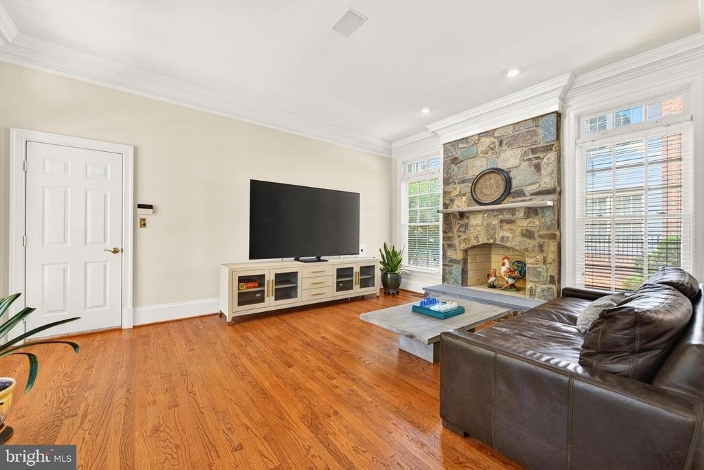 9860 Palace Green Way - Photo 10