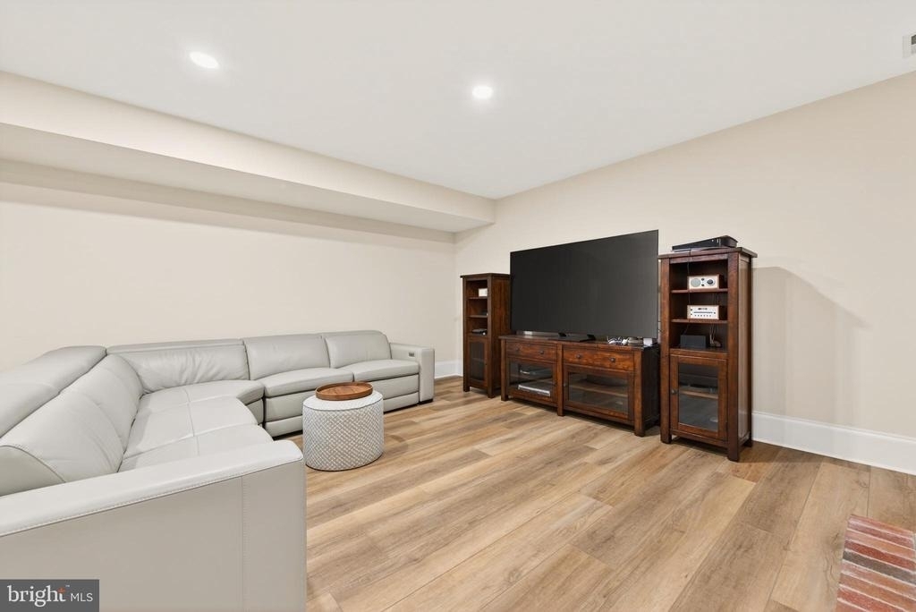9860 Palace Green Way - Photo 49