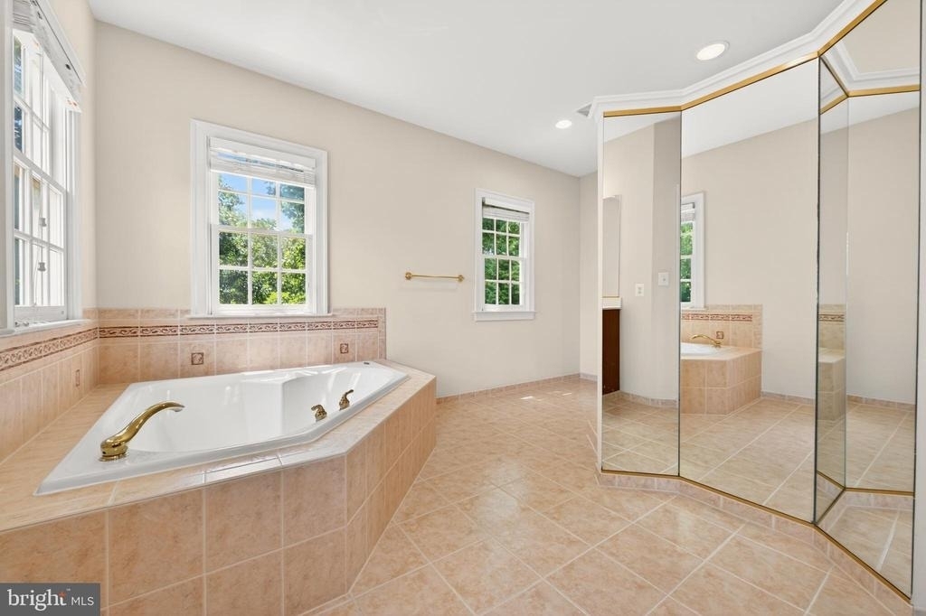 9860 Palace Green Way - Photo 32