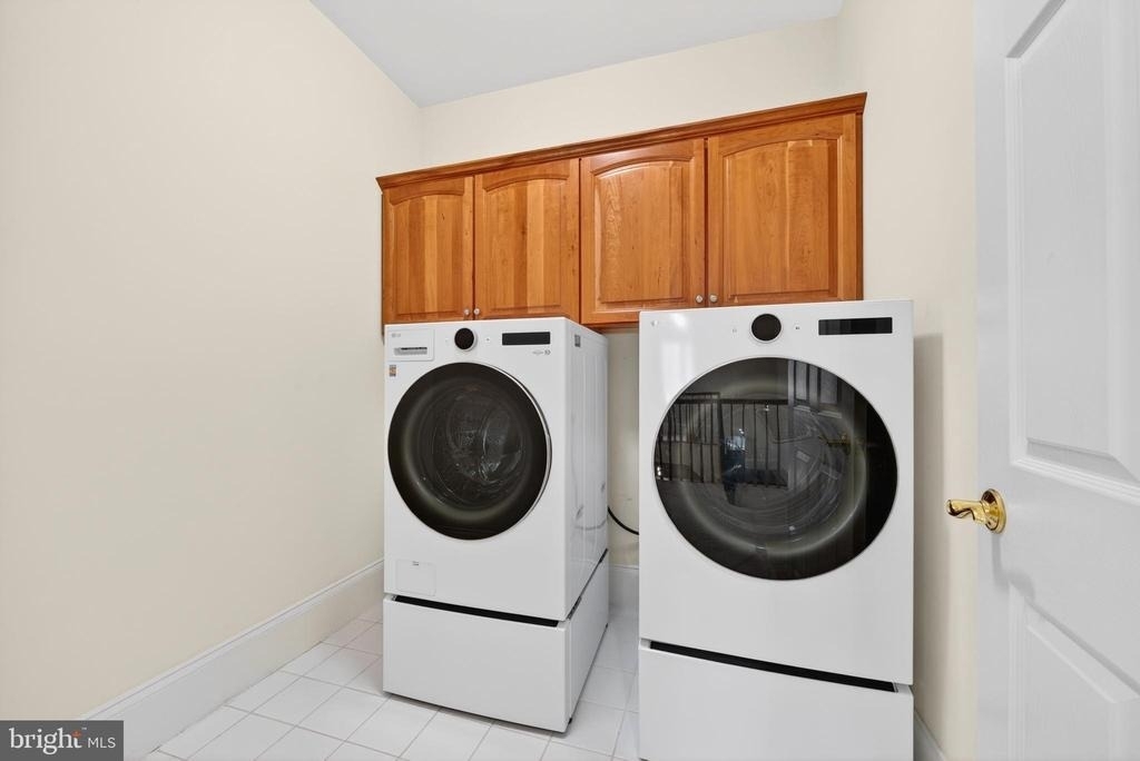 9860 Palace Green Way - Photo 43