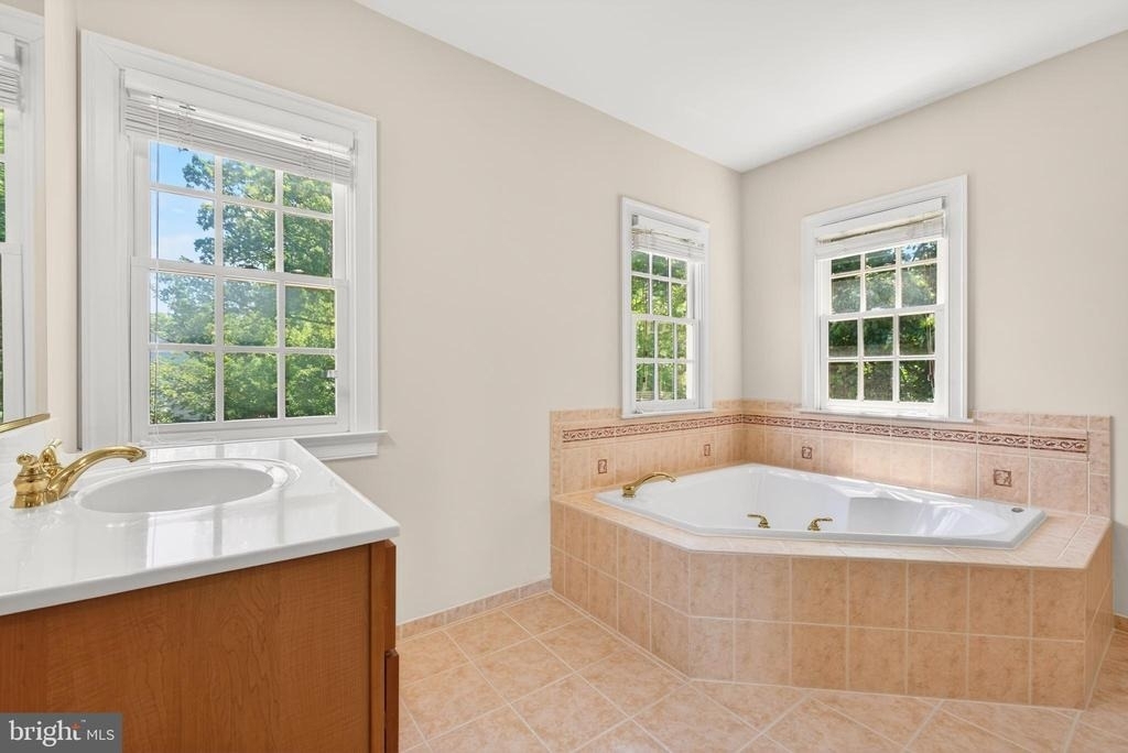 9860 Palace Green Way - Photo 31
