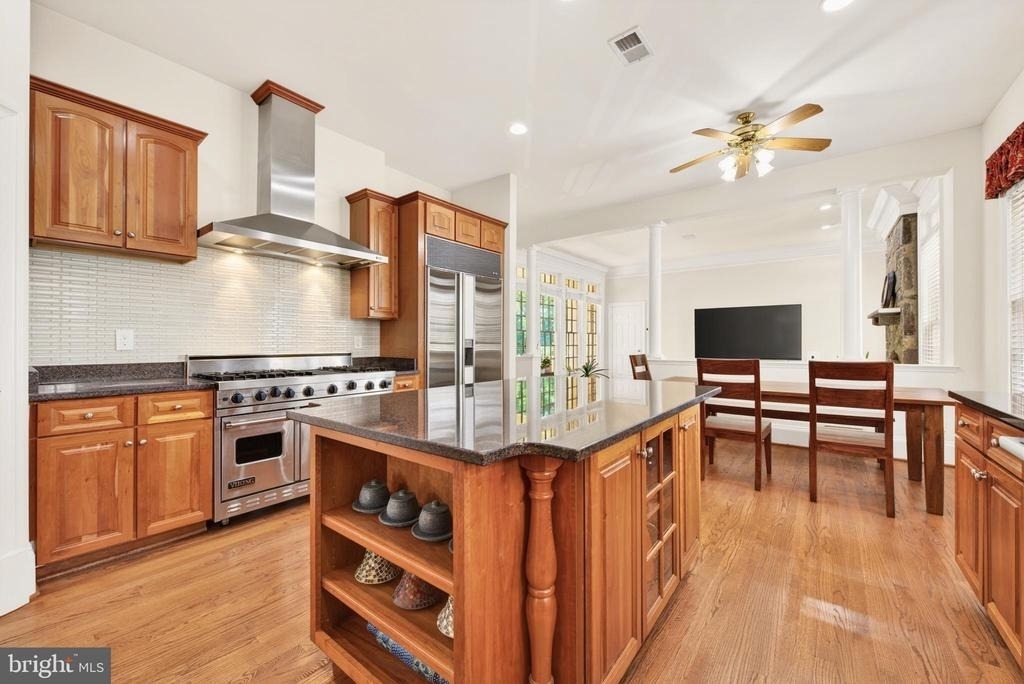 9860 Palace Green Way - Photo 17