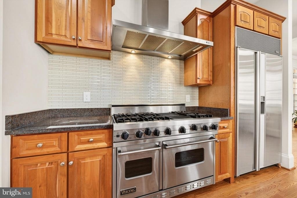 9860 Palace Green Way - Photo 18