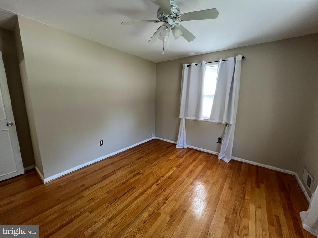 8407 W Boulevard Drive - Photo 10