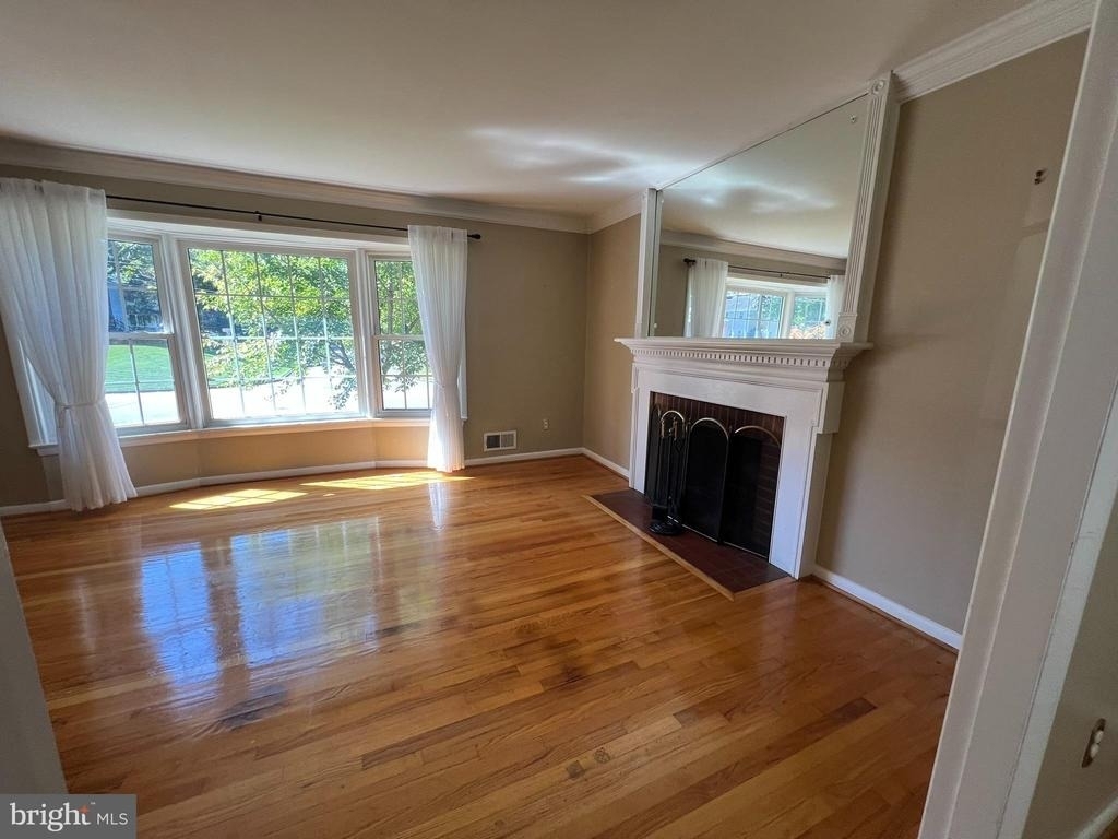 8407 W Boulevard Drive - Photo 4