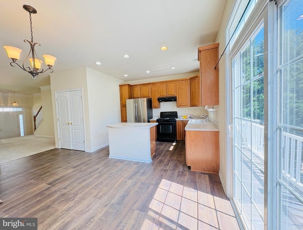4651 Carisbrooke Lane - Photo 3