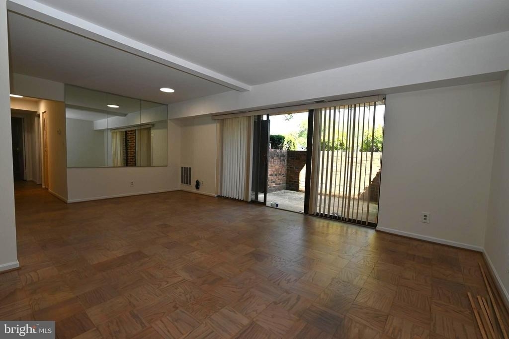 4404 Island Place - Photo 1
