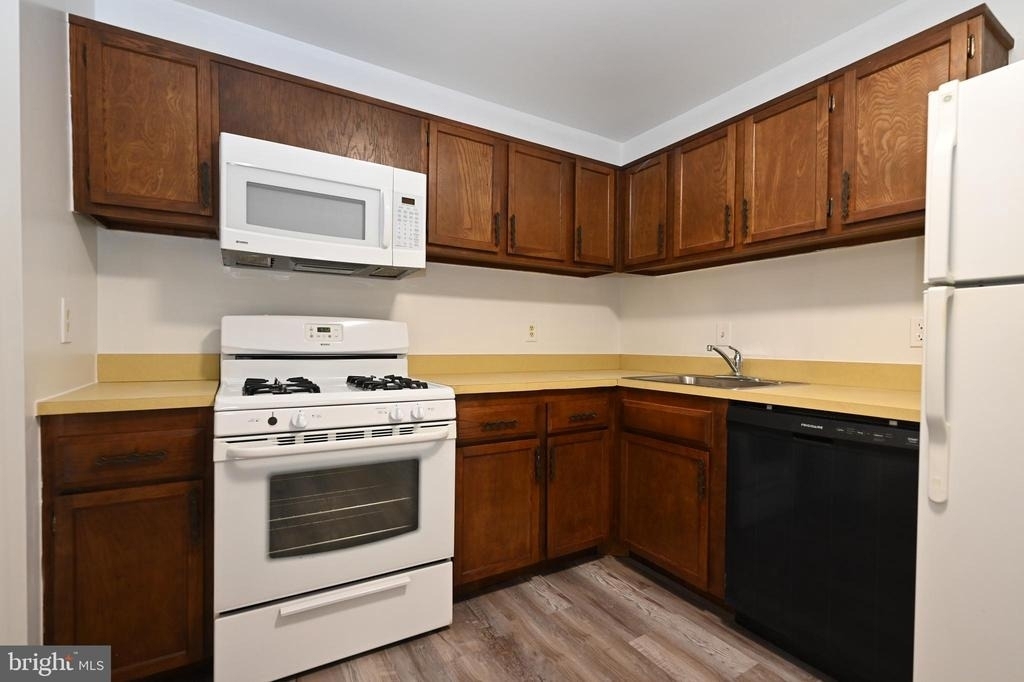 4404 Island Place - Photo 3