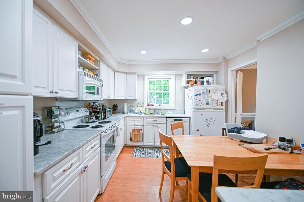 7377 Montcalm Drive - Photo 9