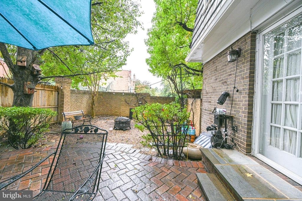 7377 Montcalm Drive - Photo 32