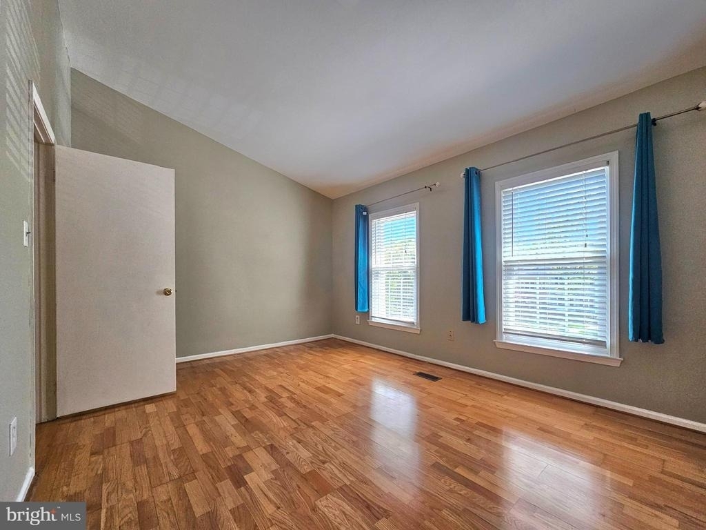 7664 Northern Oaks Court - Photo 16
