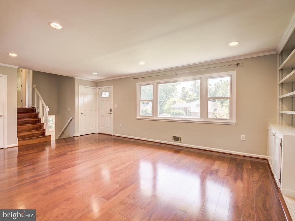 1723 Baldwin Drive - Photo 3