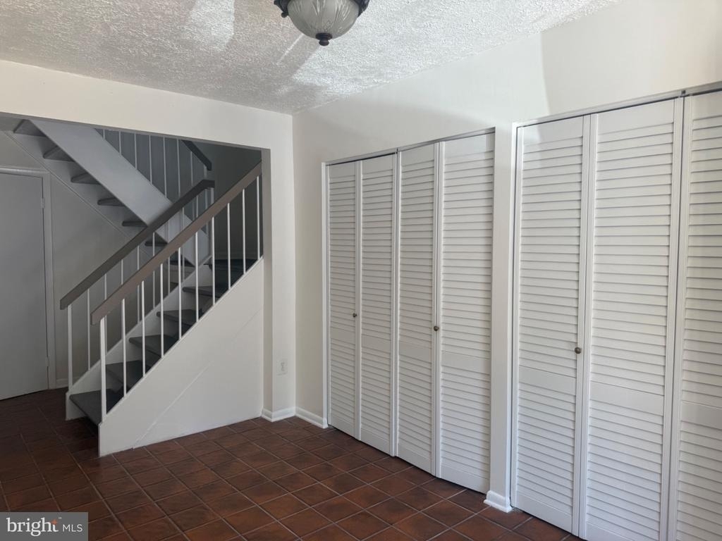 3042 Mission Drive - Photo 3