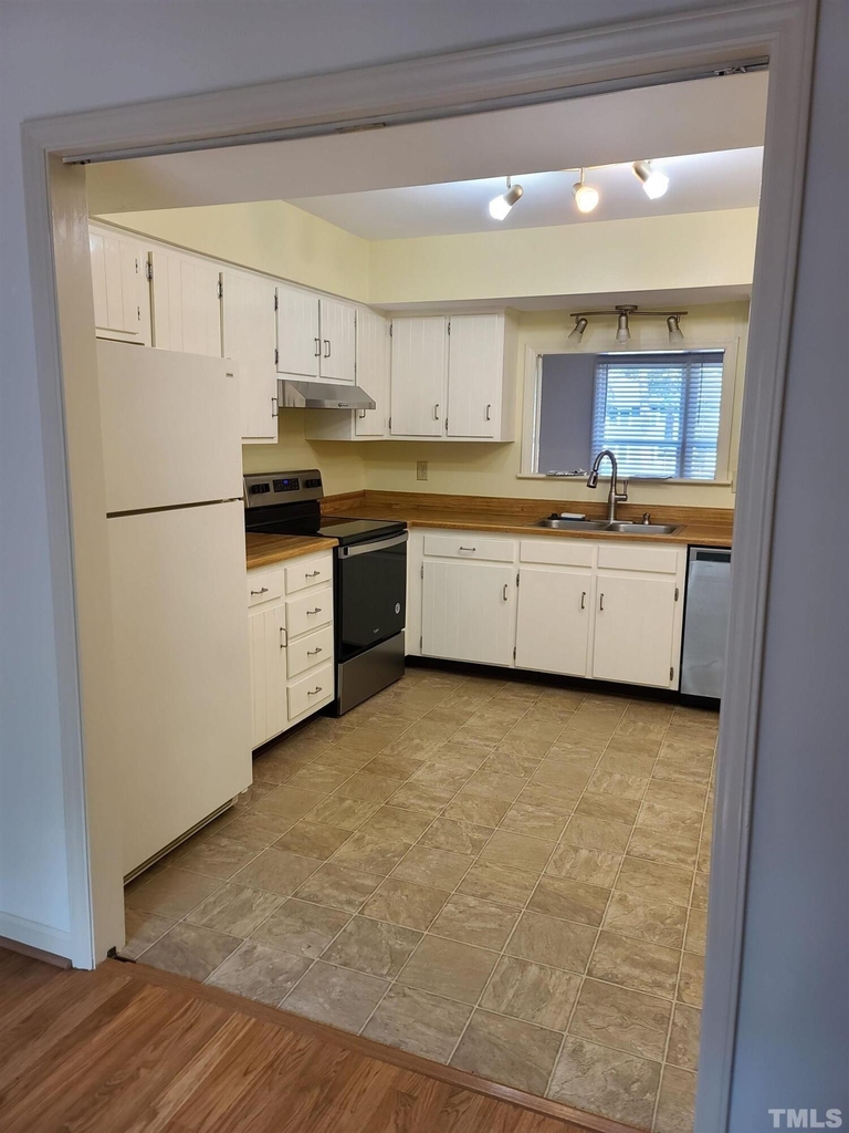 6416 Meadow View Drive - Photo 26