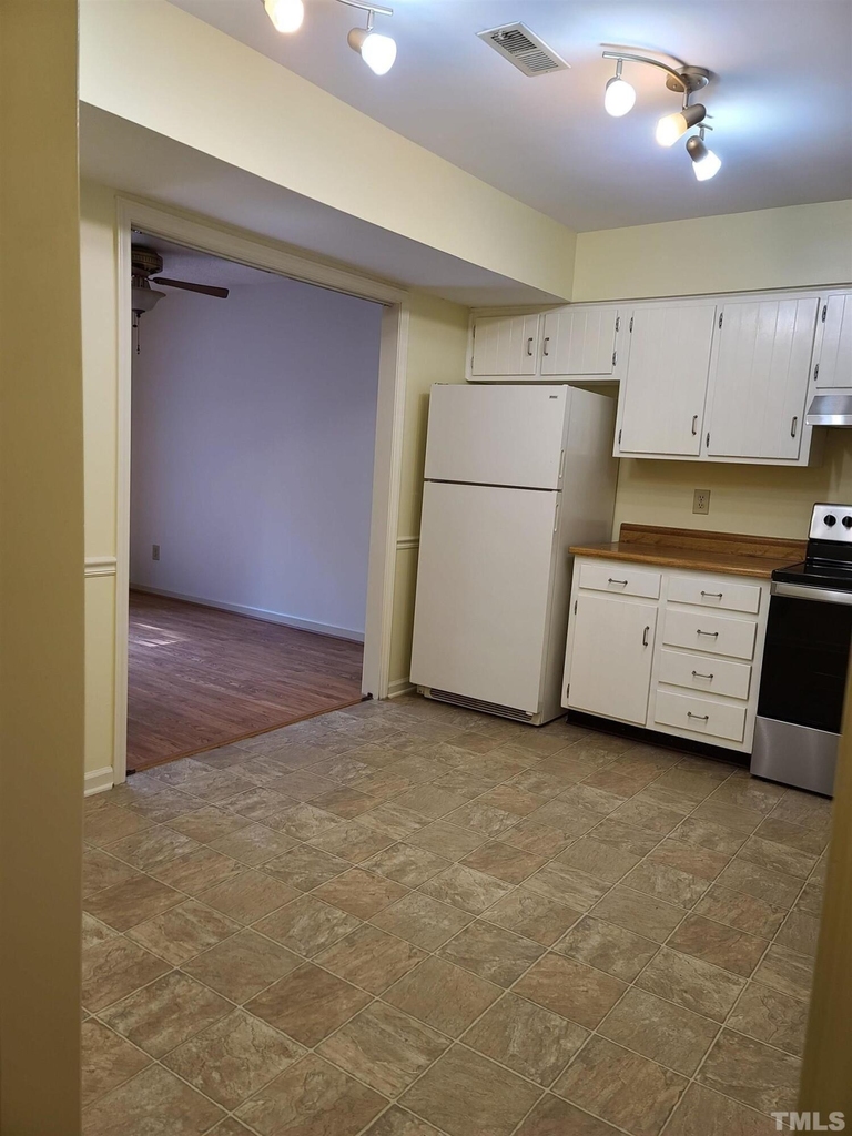 6416 Meadow View Drive - Photo 25