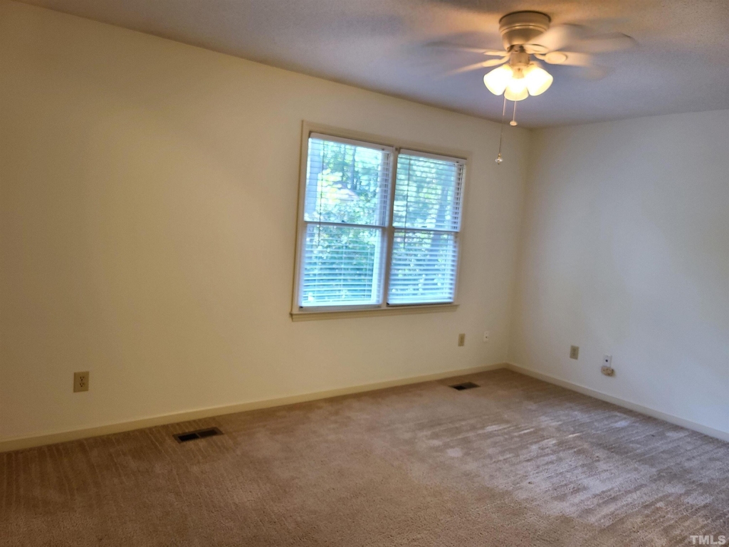 6416 Meadow View Drive - Photo 32