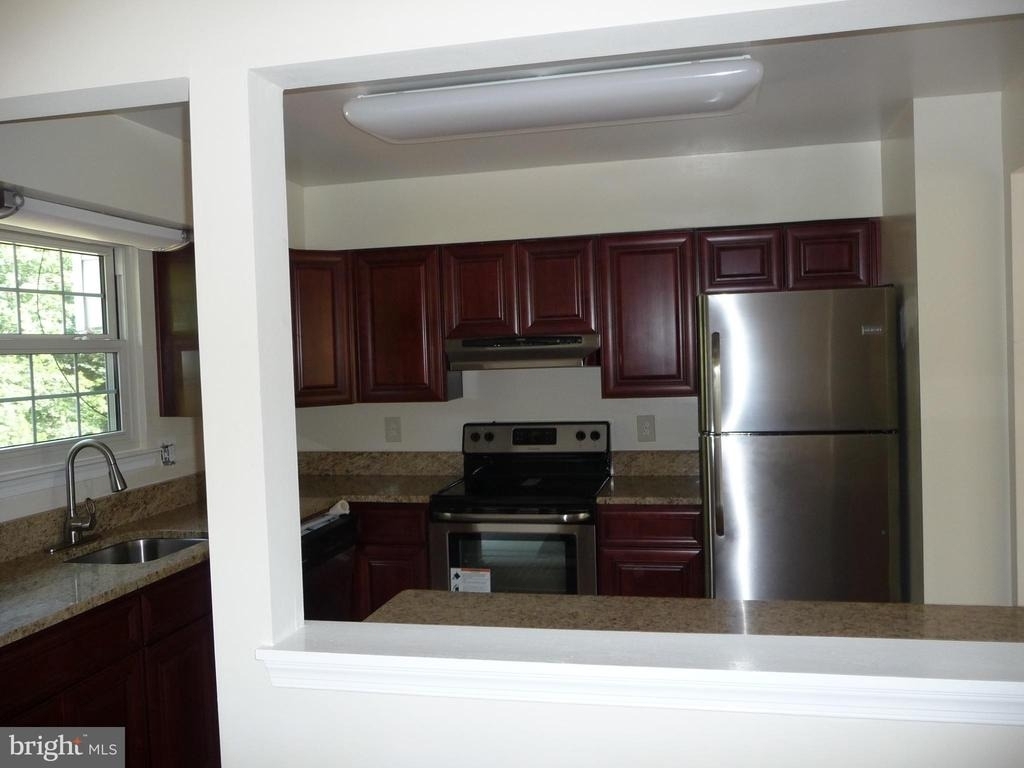 7665 Sheffield Village Lane - Photo 10
