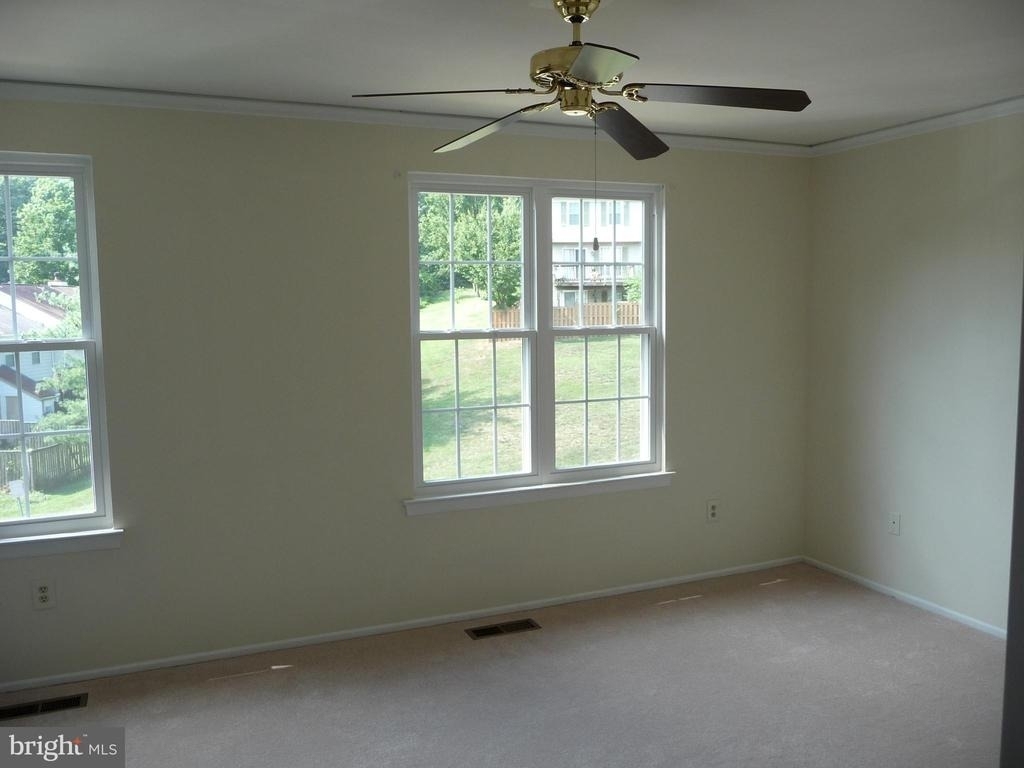 7665 Sheffield Village Lane - Photo 11