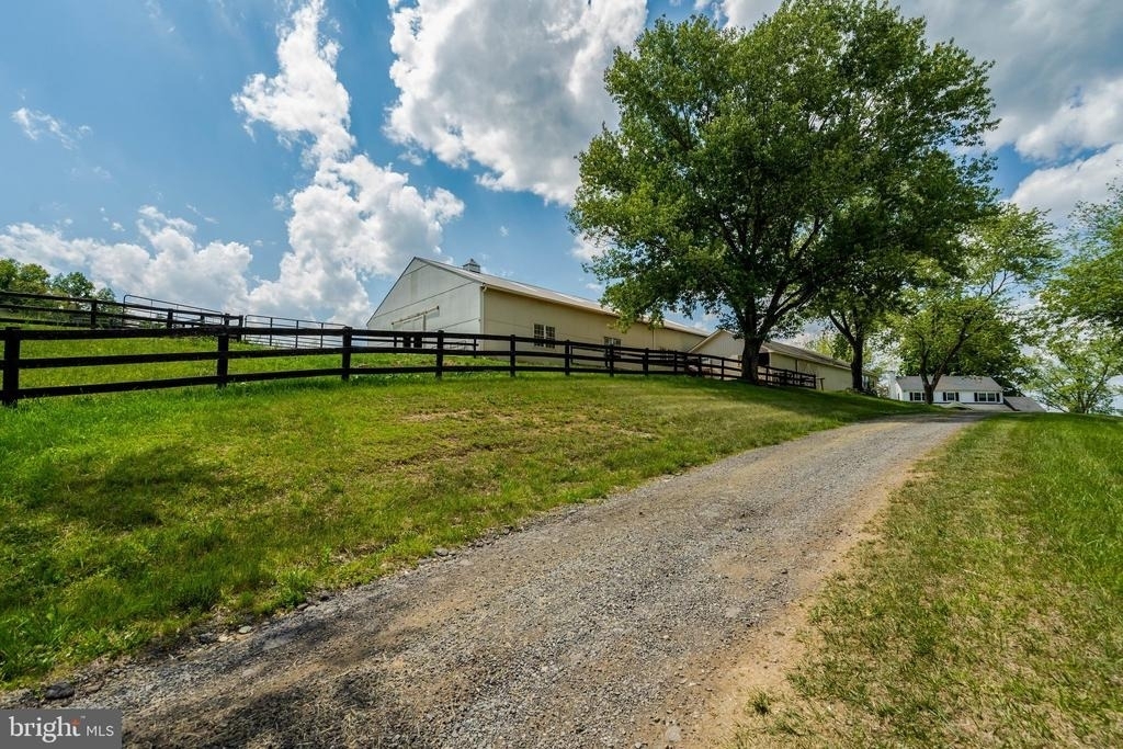 9253 Cliff Mills Road - Photo 3