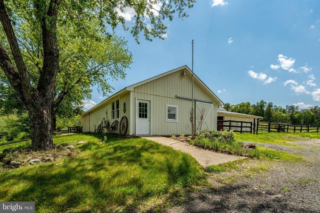 9253 Cliff Mills Road - Photo 5