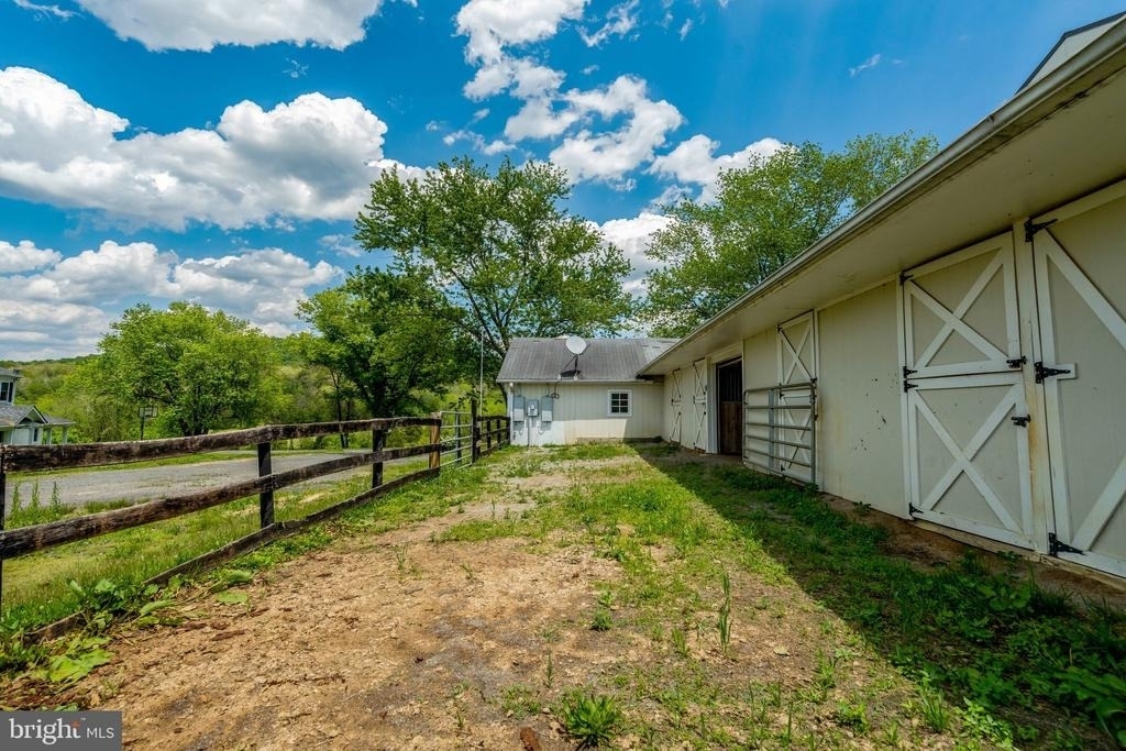 9253 Cliff Mills Road - Photo 31