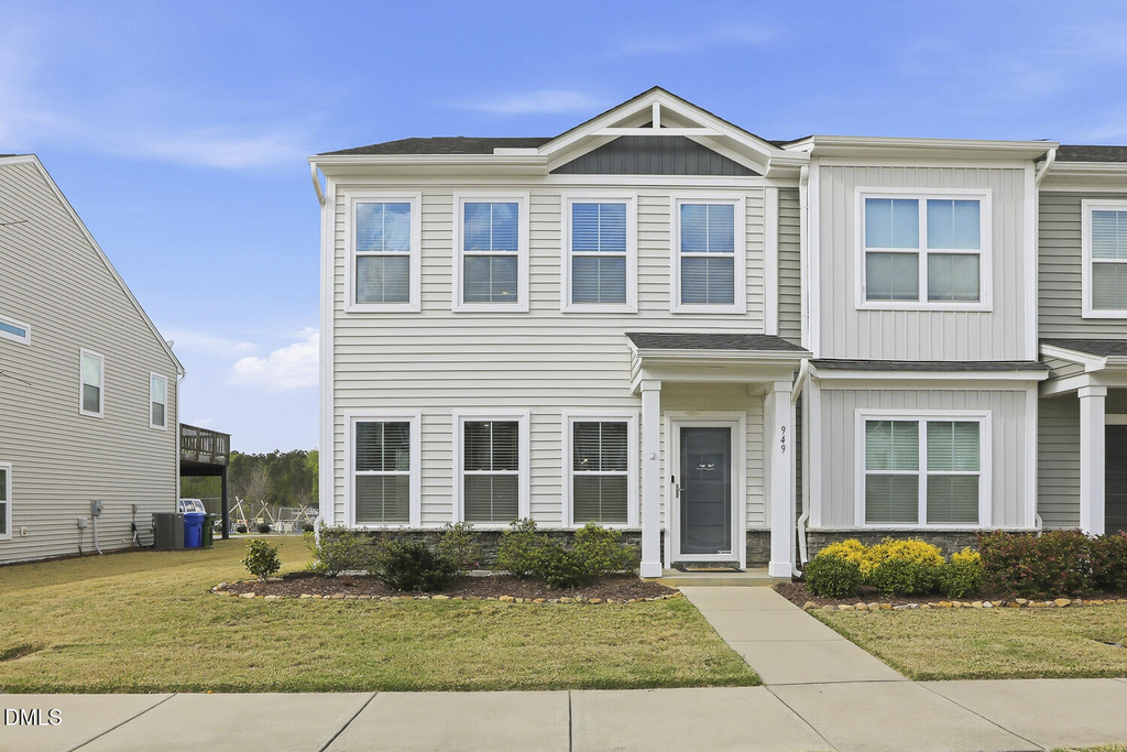 949 Robbie Jackson Lane - Photo 1