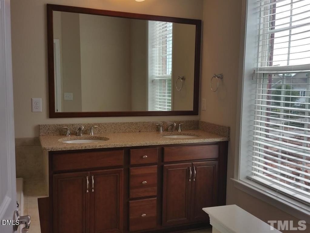 10410 Sablewood Drive - Photo 13