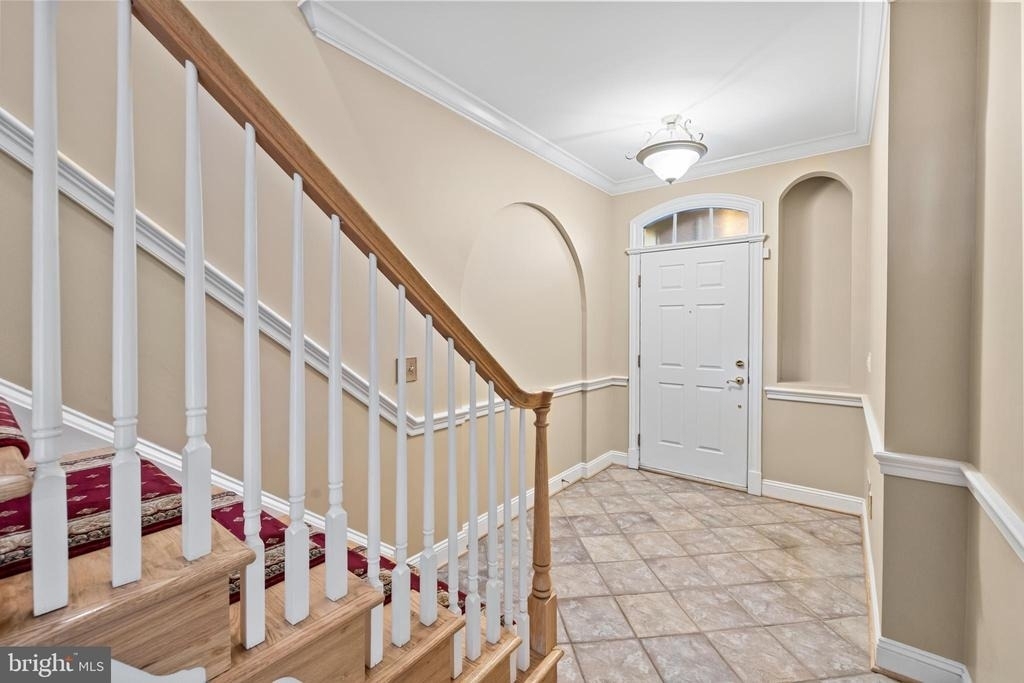 5237 Bessley Place - Photo 4
