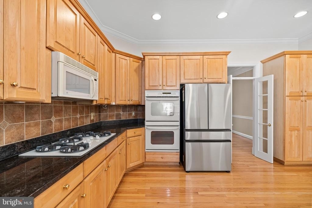 5237 Bessley Place - Photo 38