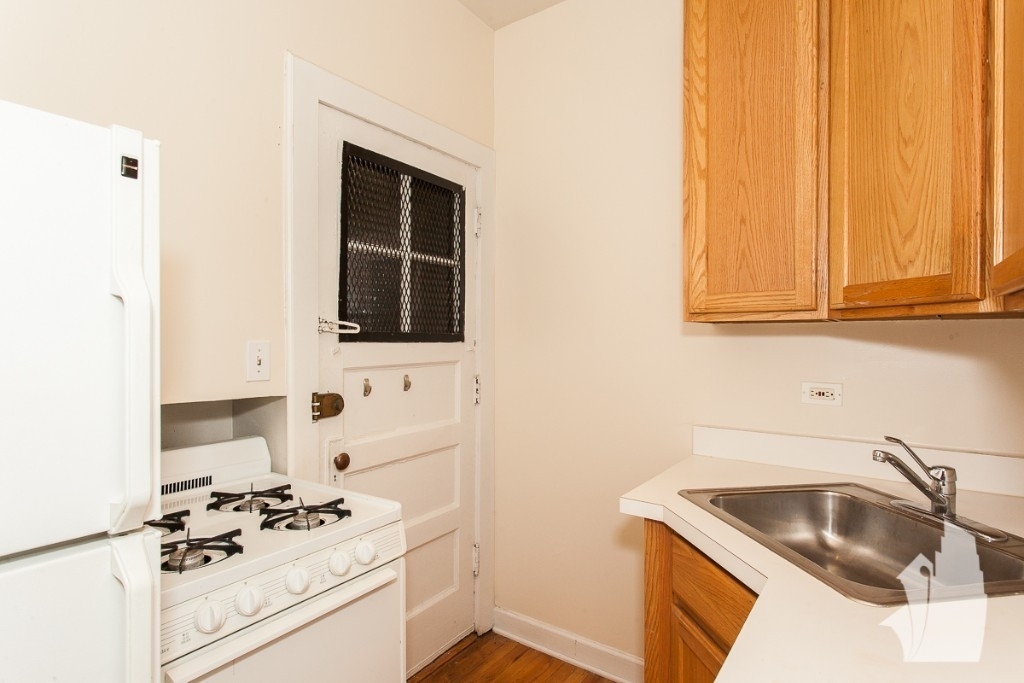 3912-3928 N Pine Grove Ave - Photo 8