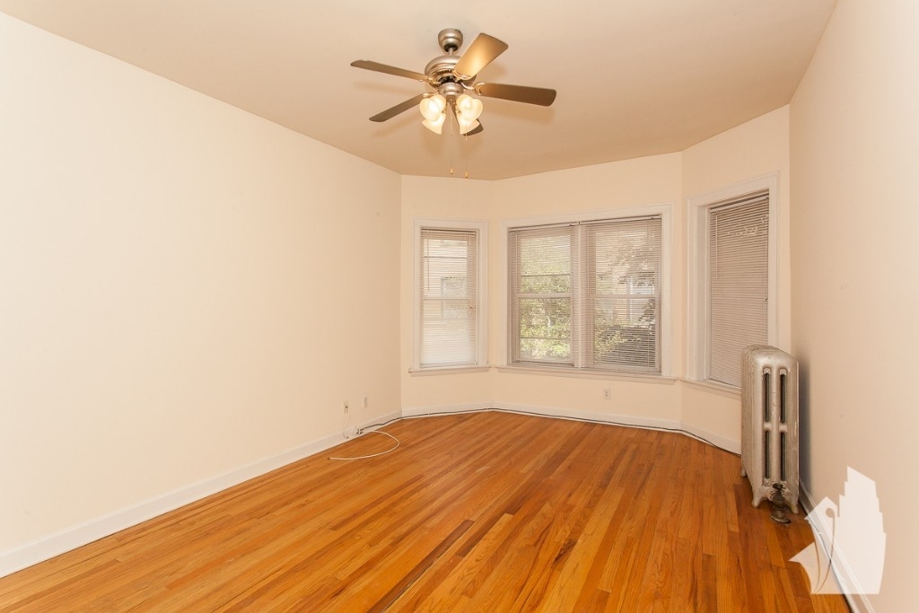 3912-3928 N Pine Grove Ave - Photo 4